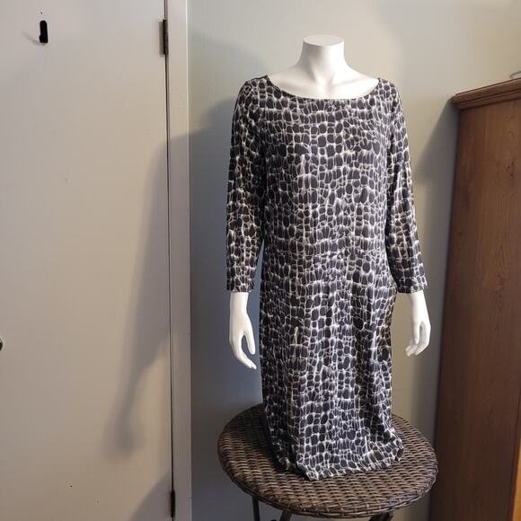Ann Taylor Gray Black Print Shift Dress Sz 16 Tall 3/4 Sleeve Stretch Quietlux - Picture 7 of 8